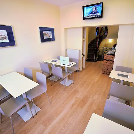 Orestias Kastorias Otel 2*